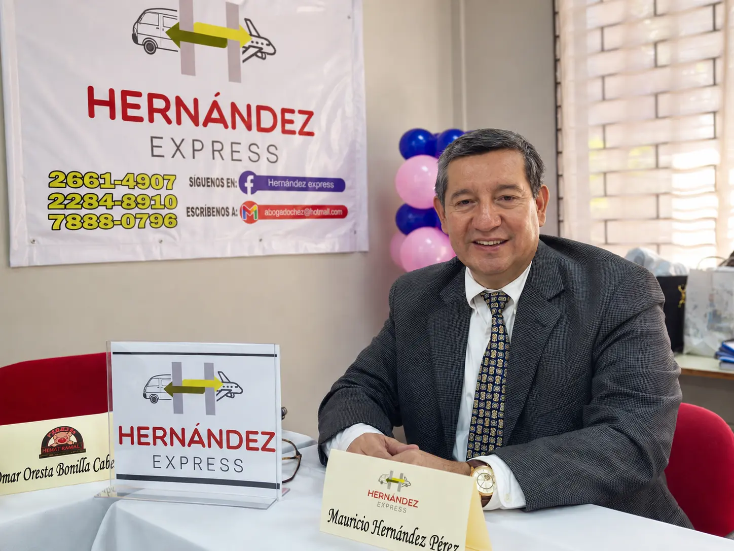 Mauricio Hernández en su actividad empresarial